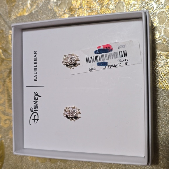 Disney x Baublebar Cruella de Vil Earrings. OS - Picture 2 of 6